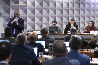 CPMI do INSS tem oitiva interrompida após depoente passar mal