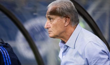 Organizada do Cruzeiro se reúne com Tite, jogadores e diretoria do clube