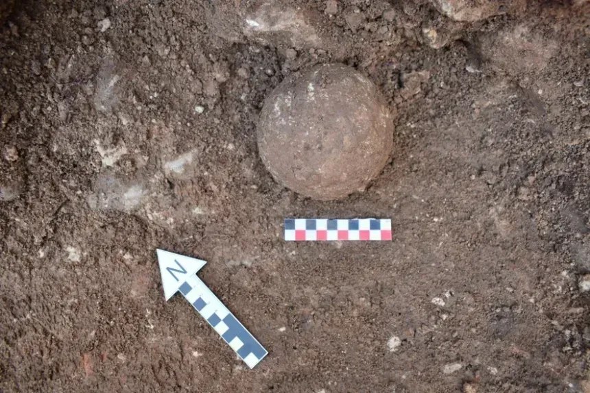 Arqueólogos encontraram o osso do tornozelo no sítio arqueológico de Colina de los Quemados, na cidade de Córdoba • Agustín Lopez Jimenez