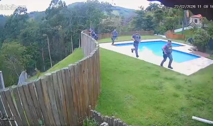 Vídeos mostram troca de tiros entre PM e criminosos em Guararema (SP)