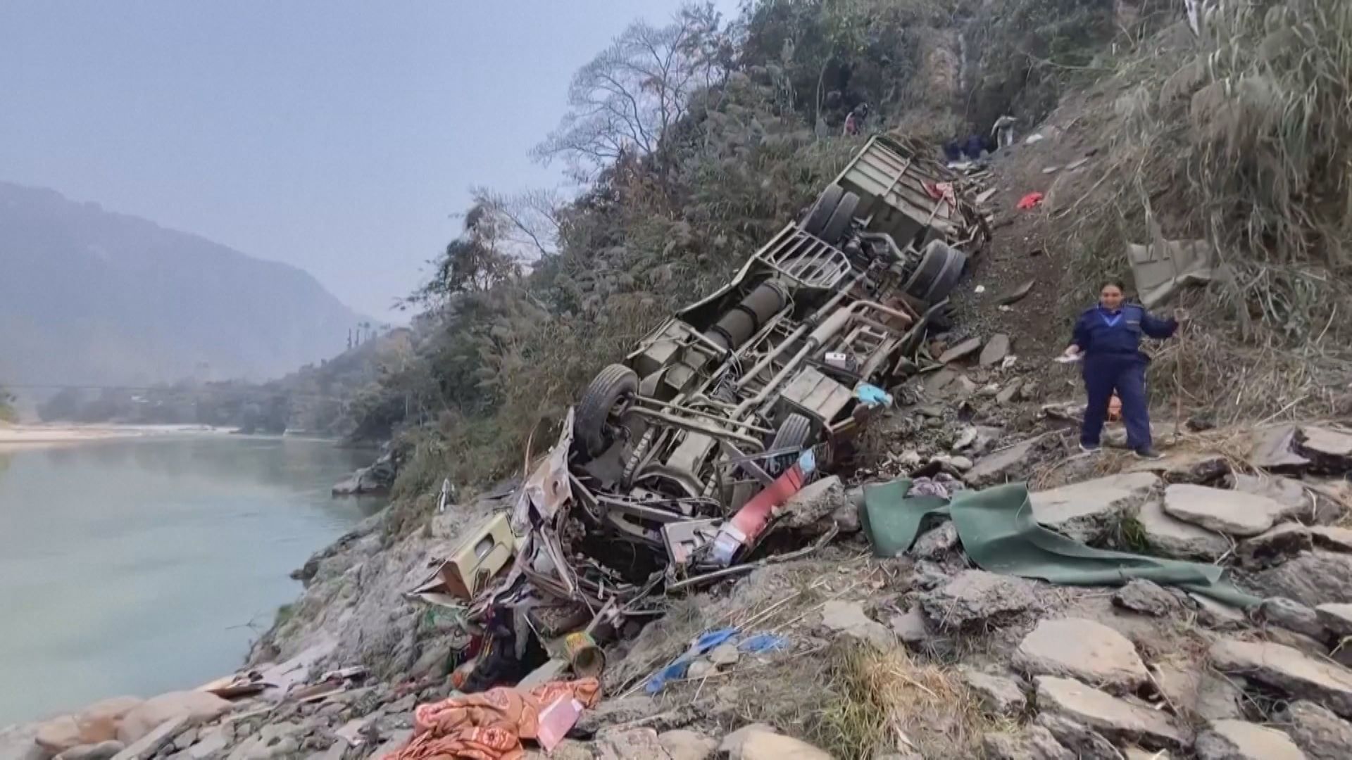 Acidente de ônibus no oeste do Nepal