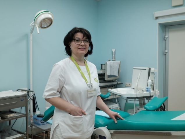 A Dra. Alla Baranenko, especialista em reprodução da clínica Nadiya em Kiev, disse que pode ver em primeira mão o impacto da guerra na saúde de suas pacientes. • Ivana Kottasová/CNN