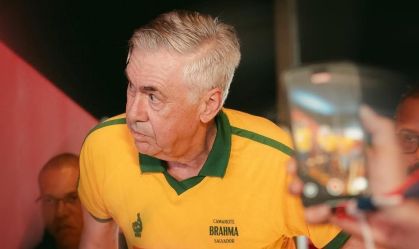 Ancelotti curte Carnaval de Salvador e ouve pedido de Léo Santana para a Seleção