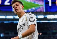 Técnico diz que Arda Güler sofre assédio moral de jogadores do Real Madrid