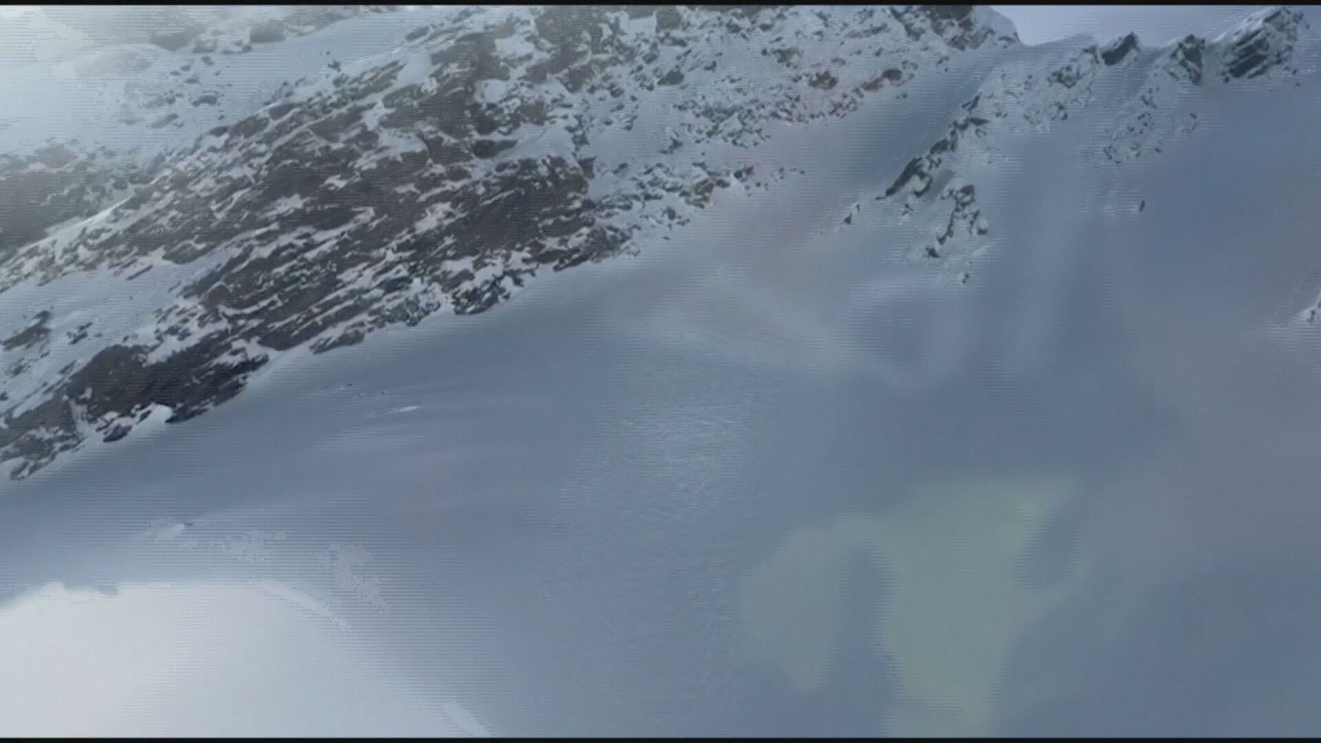 Avalanche no norte da Itália deixa pelo menos três mortos.mp4_frame_657