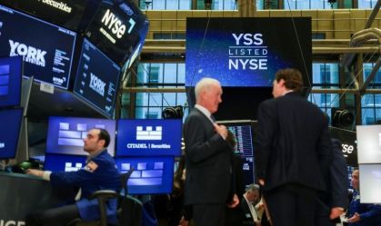 Wall Street fecha em queda com preocupações ligadas à IA