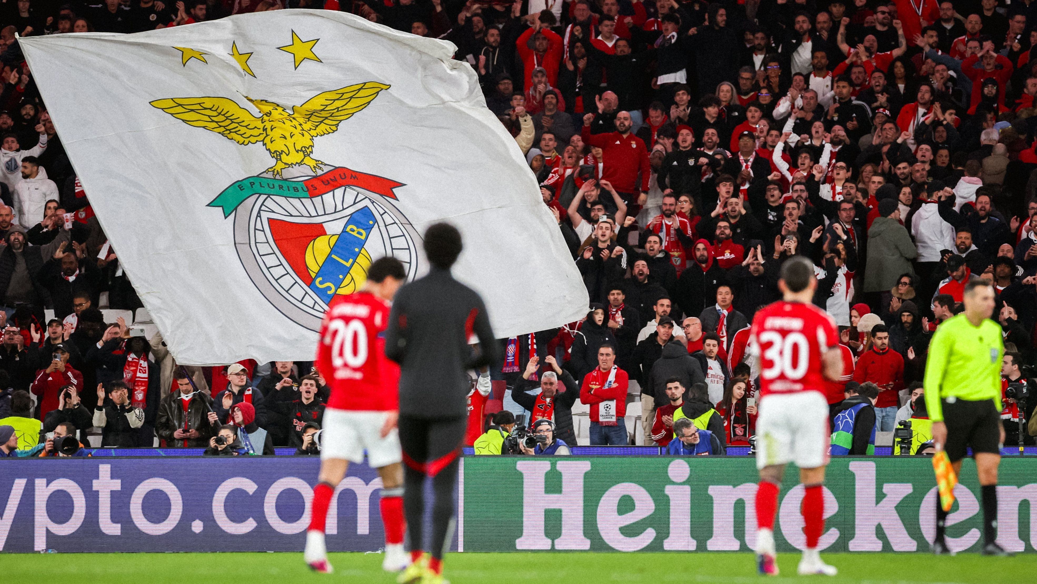 Benfica sai em defesa de Prestianni