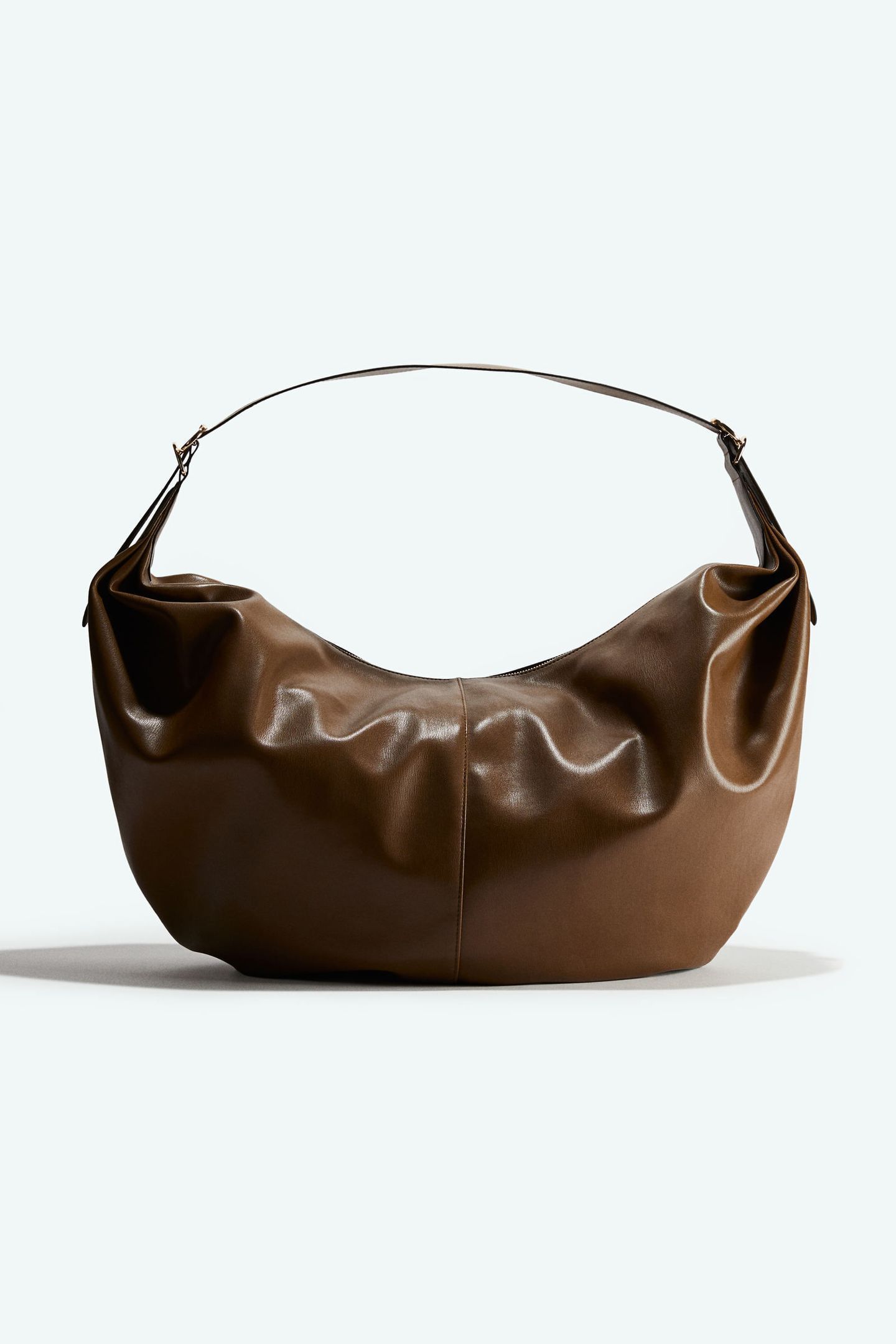 Bolsa de Ombro Slouchy Grande • H&M/Divulgação