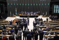 Câmara dá aval para reajuste e ganho extrateto de servidores do Legislativo