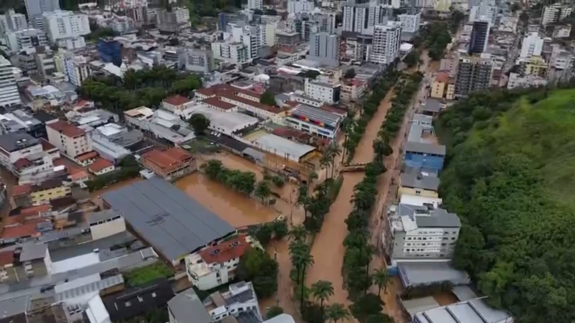 Imagens aéreas mostram situação da cidade de Ubá (MG) após fortes chuvas