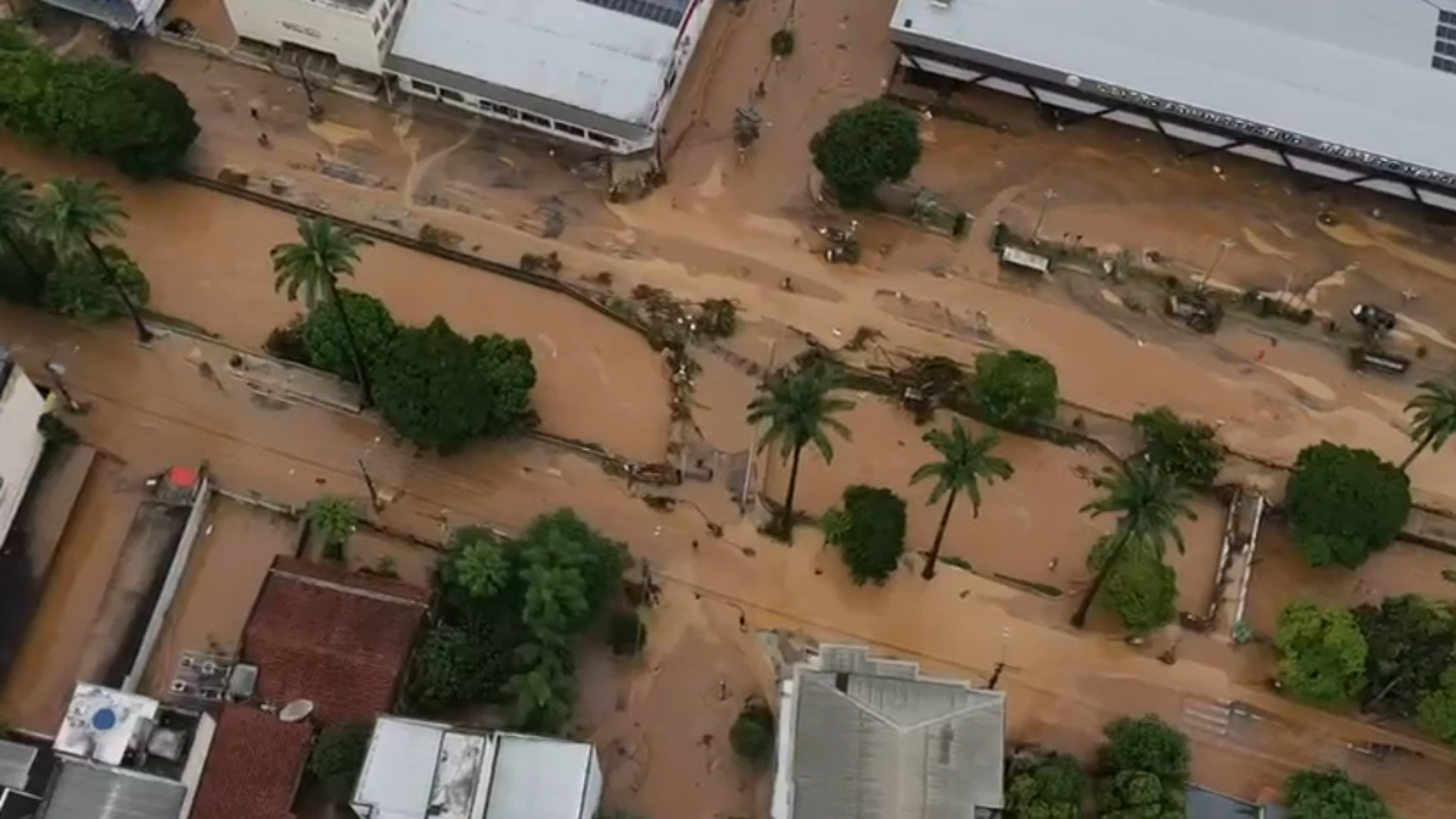 Imagens aéreas mostram situação da cidade de Ubá (MG) após fortes chuvas