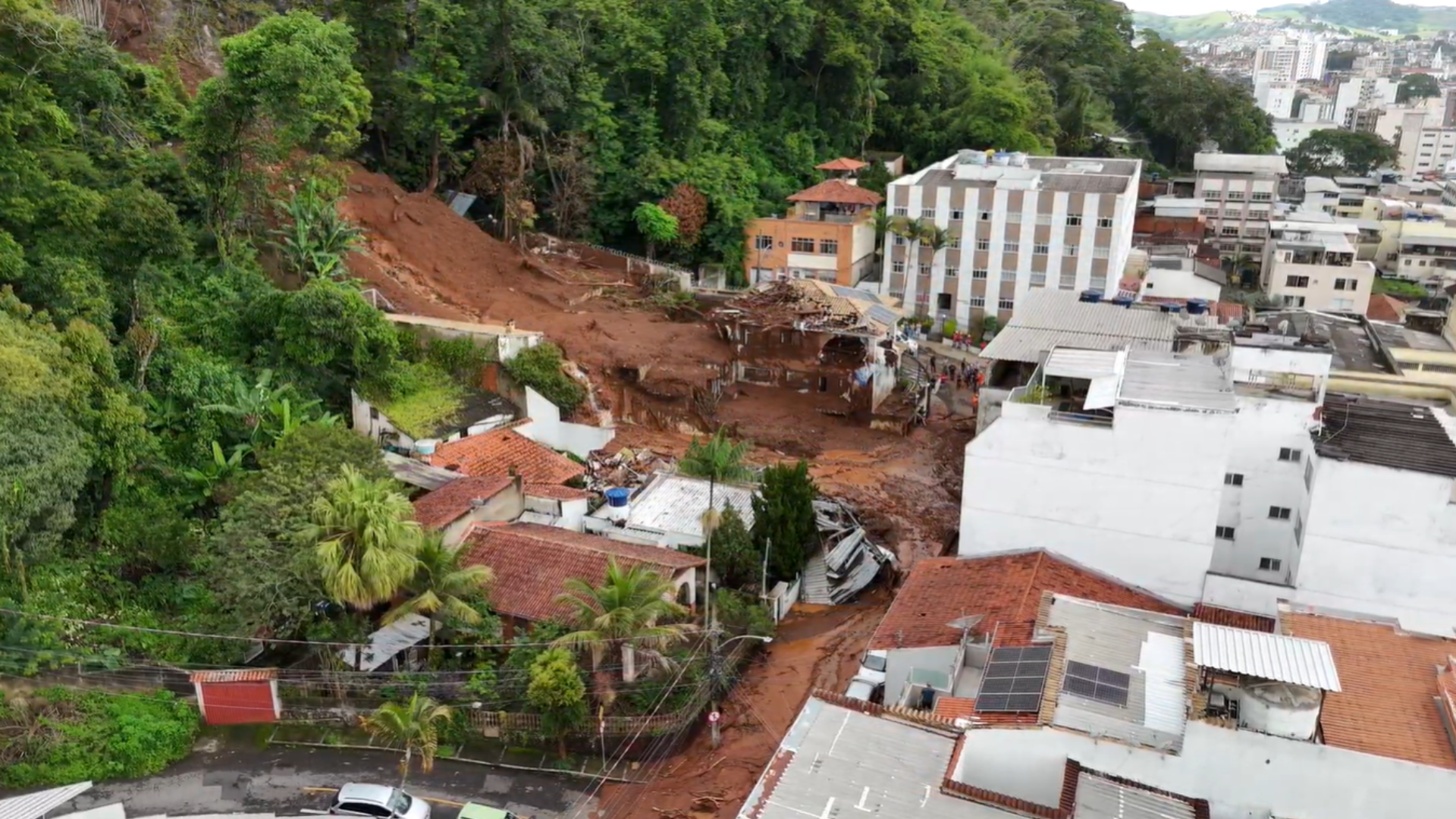 Imagens aéreas mostram a situação em Juiz de Fora após chuvas que atingiram a cidade