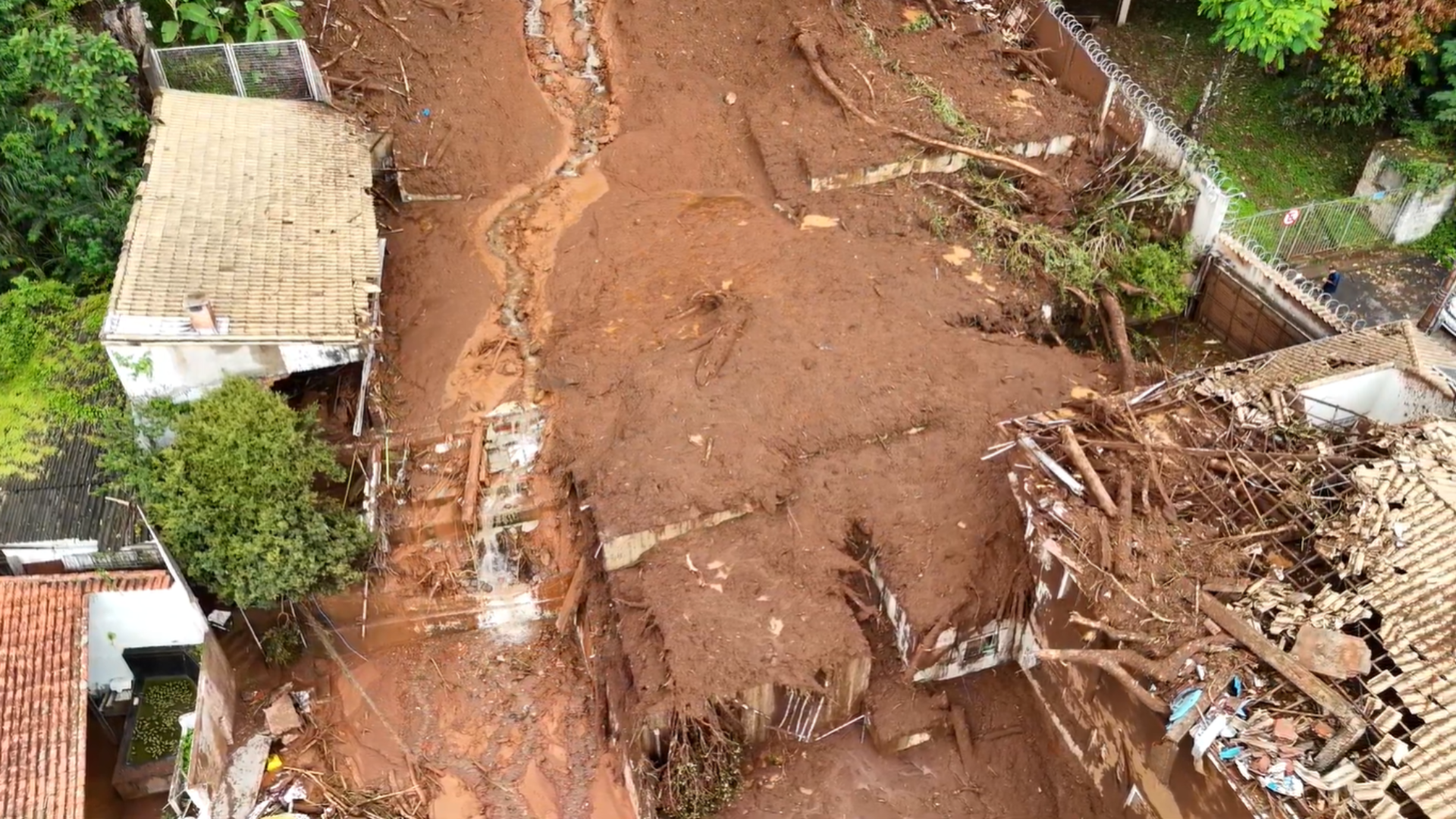 Imagens aéreas mostram a situação em Juiz de Fora após chuvas que atingiram a cidade