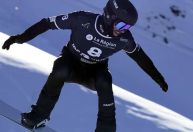 Snowboarder australiano fratura pescoço em treino e é levado a hospital