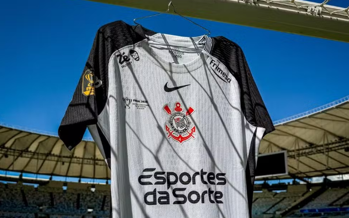 Camisa do Corinthians usada na final contra o Vasco pela Copa do Brasil