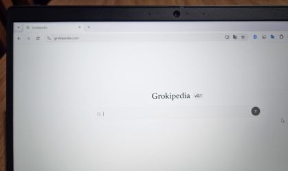 Grokipedia: por que Elon Musk criou uma concorrente da Wikipédia com IA?
