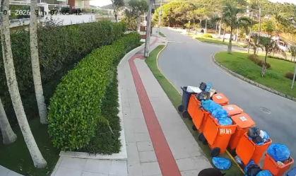 Defesa de adolescente contesta crime com vídeo do cão Orelha andando; veja