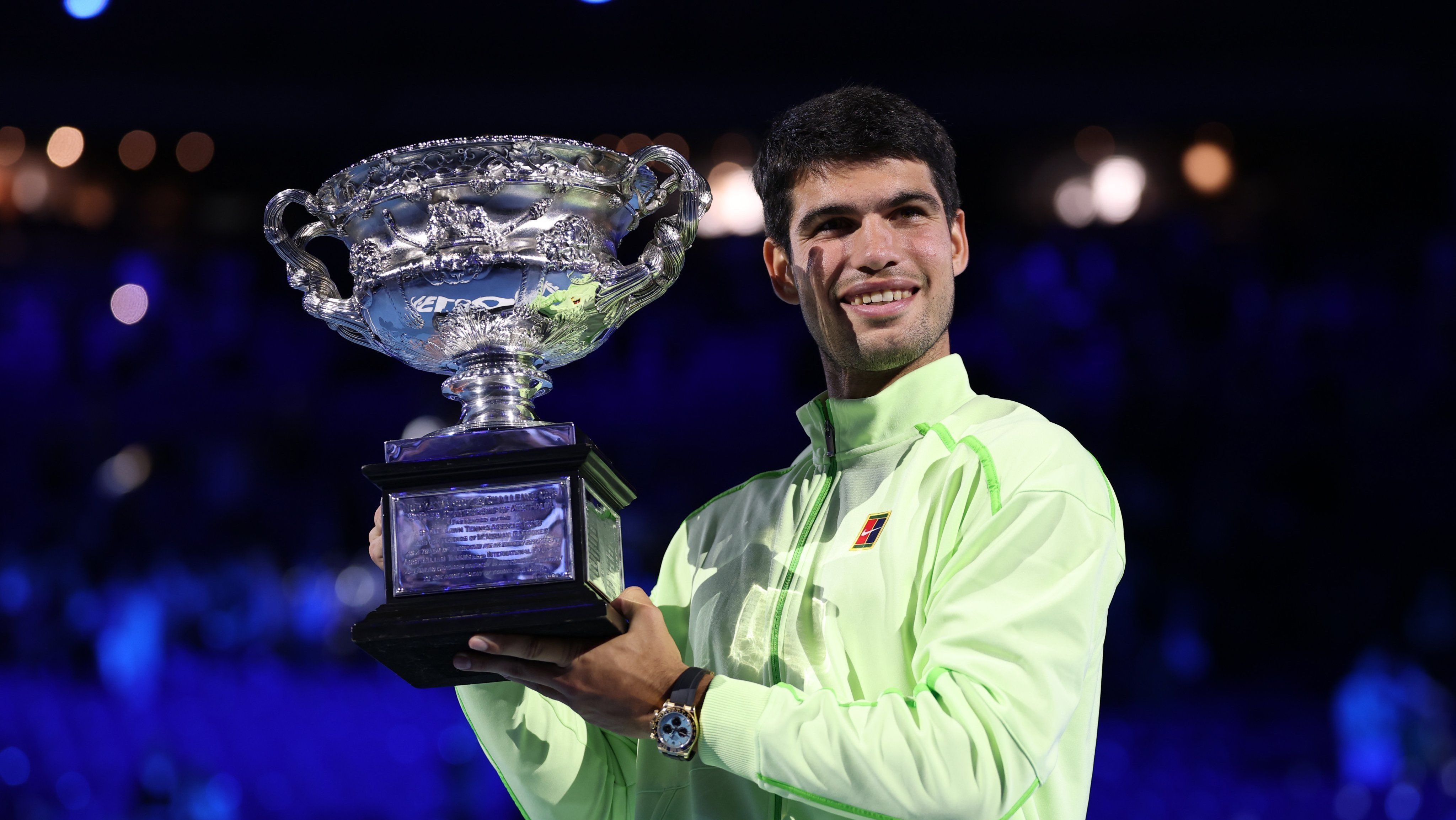 Carlos Alcaraz celebra o título do Australian Open