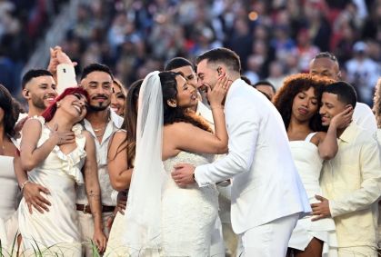 Bad Bunny: casamento durante apresentação no Super Bowl é de verdade