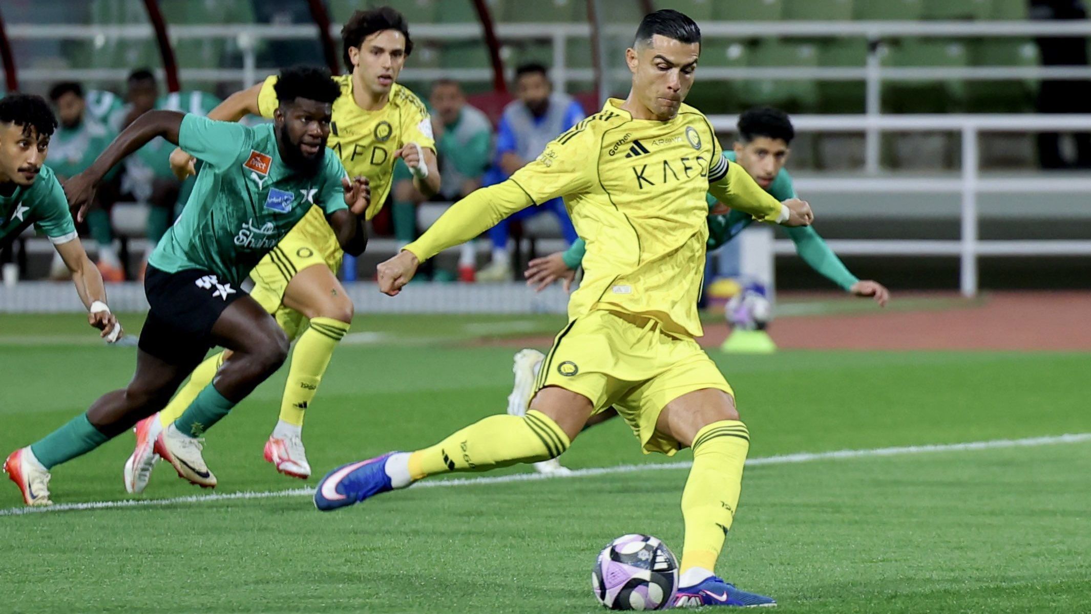 Cristiano Ronaldo marca na vitória por 5 a 0 do Al-Nassr