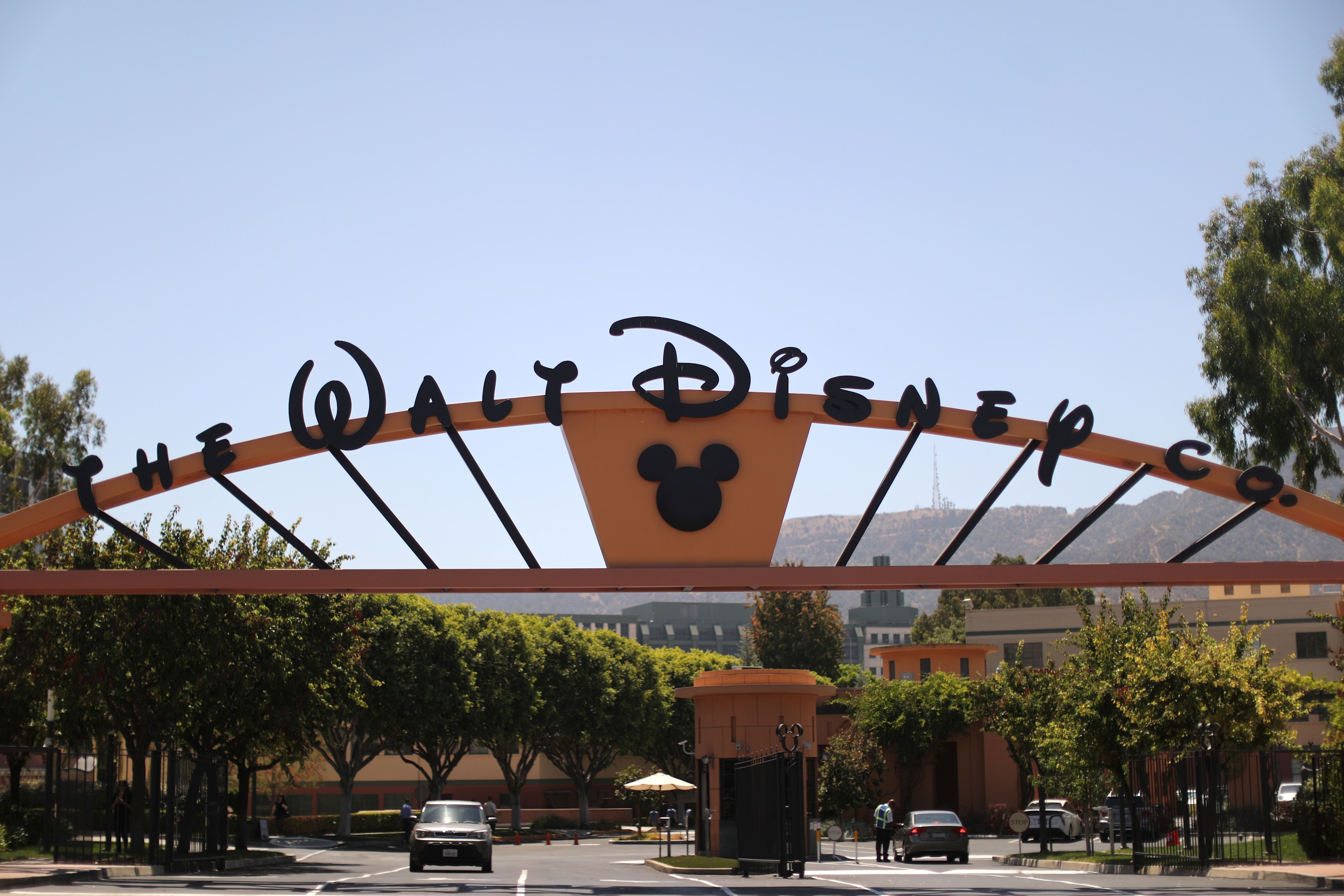Entrada dos estúdios Walt Disney em Burbank, Califórnia, EUA em 6 de agosto de 2018