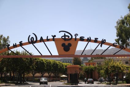 Entrada dos estúdios Walt Disney em Burbank, Califórnia, EUA em 6 de agosto de 2018