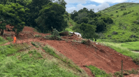 Quatro pessoas morrem após deslizamento de terra soterrar casa em MG