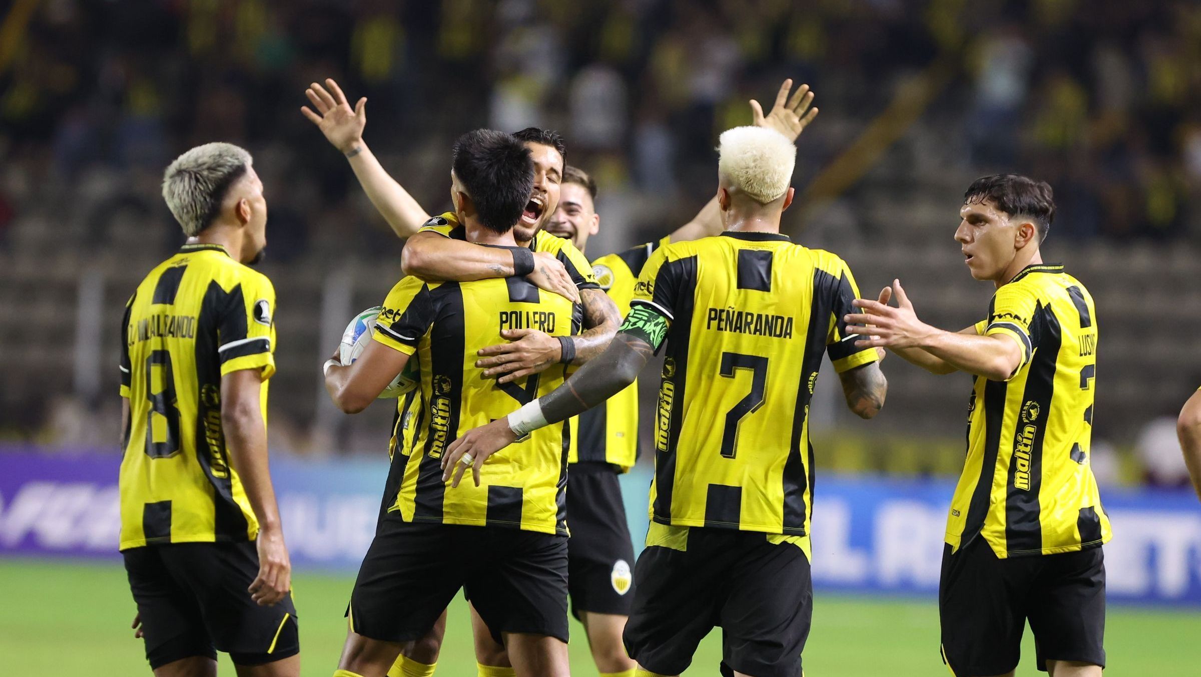 Deportivo Táchira celebra gol contra o The Strongest, pela Libertadores