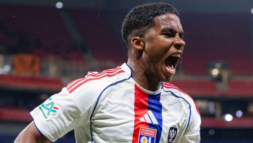 Endrick comemora gol na Copa da França