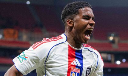 Endrick comemora gol na Copa da França