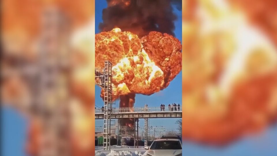 Explosão atinge vagões-tanque de trem em estação na Rússia