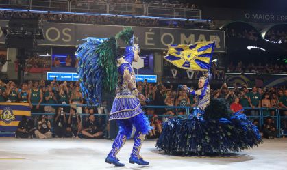 Tijuca exalta literatura brasileira ao concluir 2ª noite de desfiles no Rio