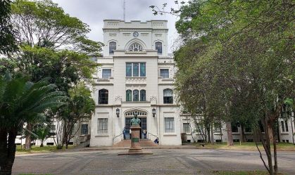 FMUSP prioriza saúde da população LGBTQIAP+ com curso de pós-graduação