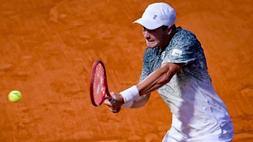 João Fonseca em ação durante ATP de Buenos Aires