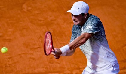 João Fonseca em ação durante ATP de Buenos Aires