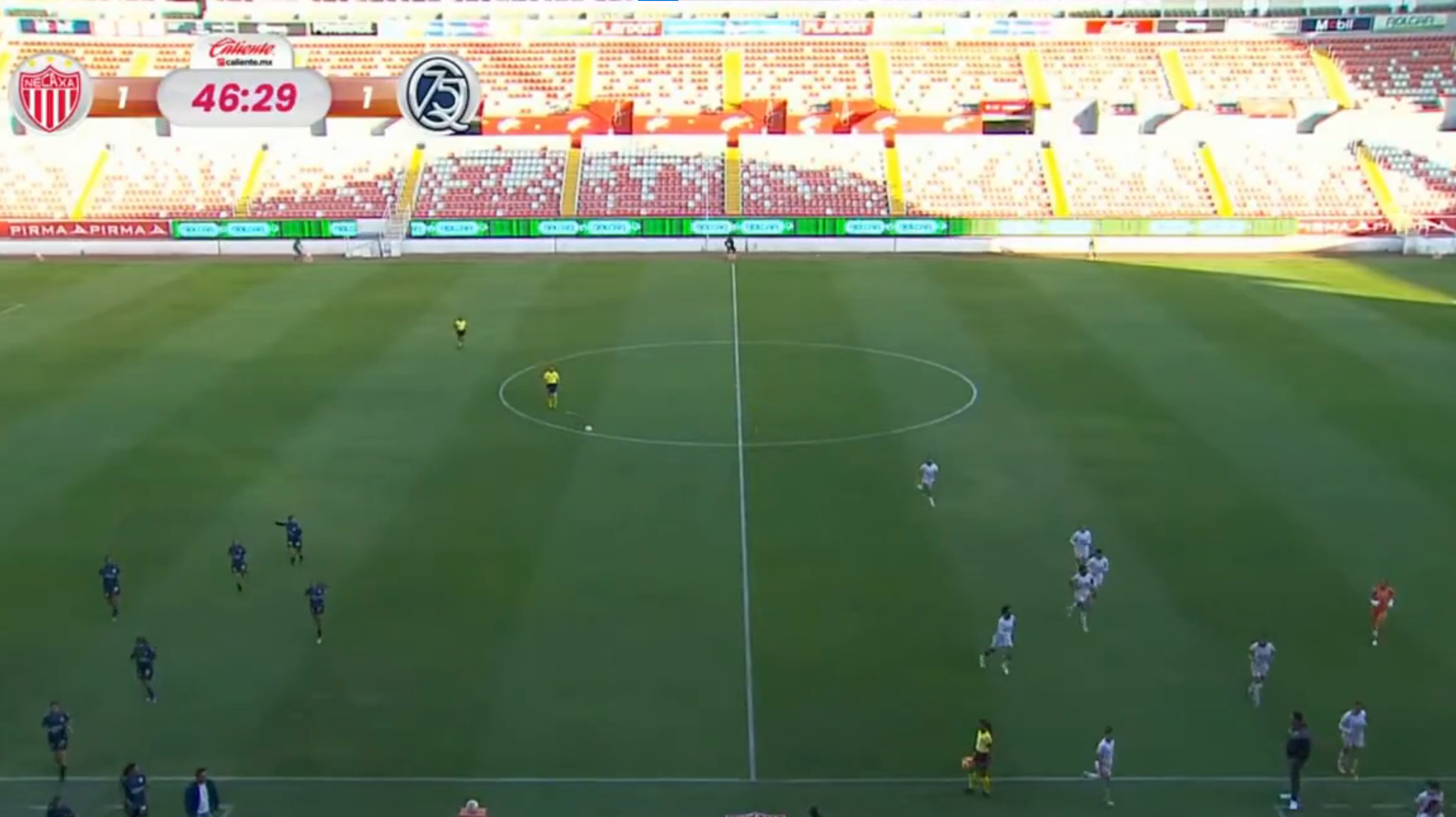 Partida feminina entre Necaxa e Querétaro foi suspensa após jogadoras fugirem do campo ao ouvirem tiros