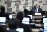 CAE pedirá acesso ao celular de Vorcaro, diz Renan após reunião com Fachin