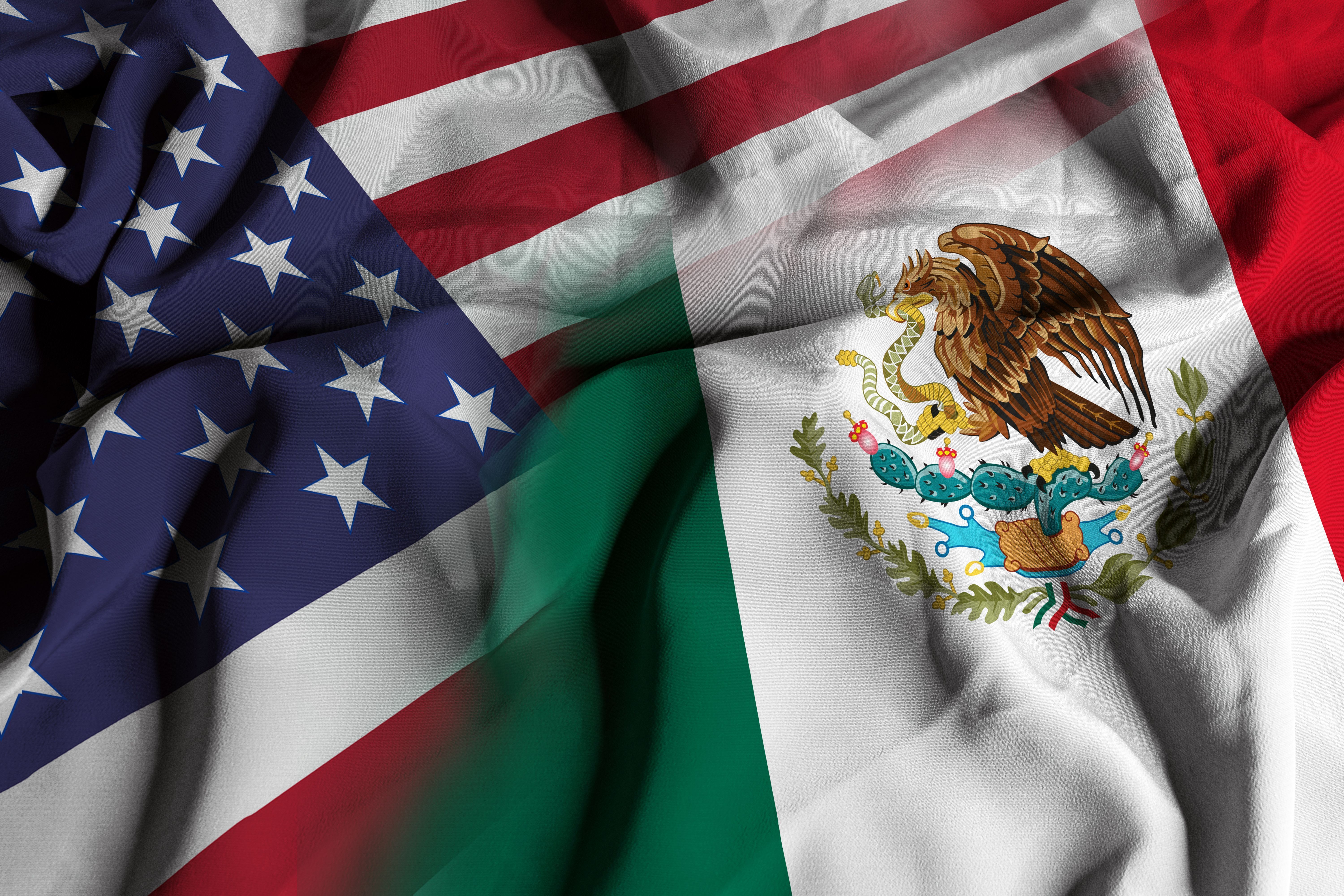 Bandeiras dos Estados Unidos e do México