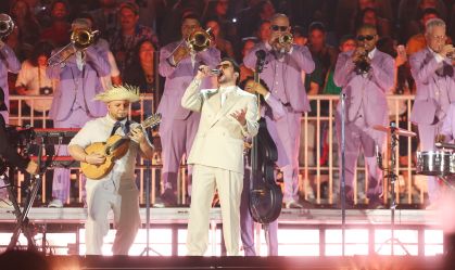 Bad Bunny - Debi Tirar Mas Fotos World Tour: Sao Paulo