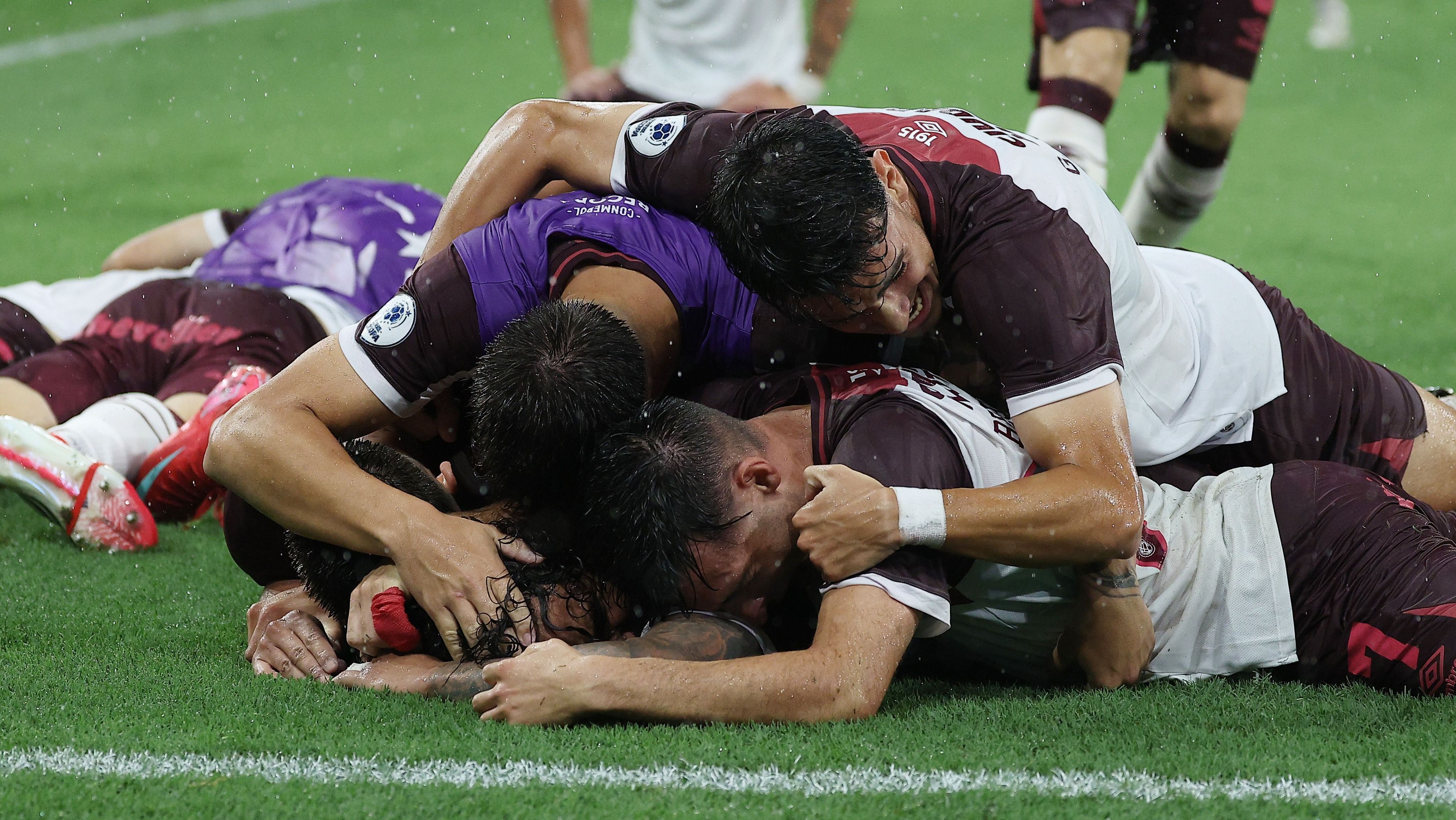 Lanús é campeão da Recopa Sul-Americana após superar o Flamengo.