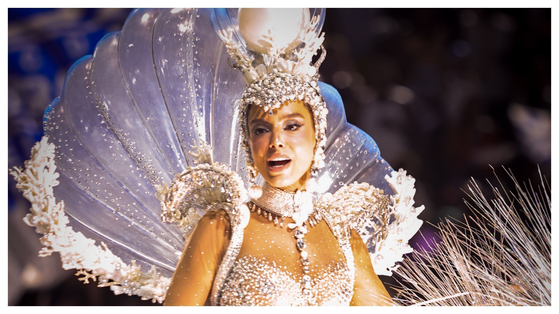 Giovanna Lancelotti abre desfile da Beija-Flor