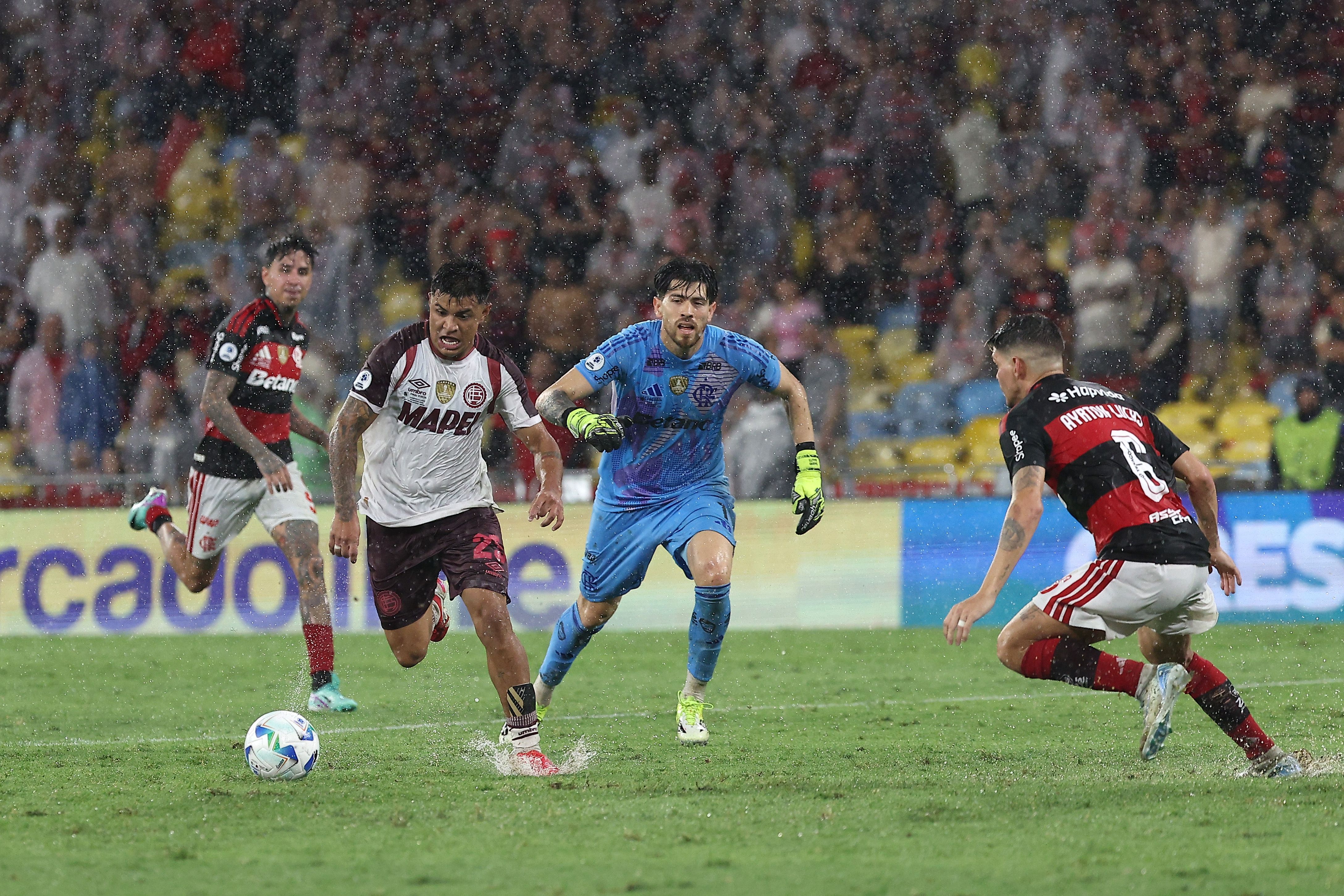 Aquino marcou o gol do título do Lanús • Wagner Meier/Getty Images