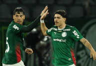 Palmeiras goleia Vitória em Barueri e vence a primeira no Brasileirão