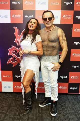 Gretchen utiliza coleira com nome do marido no bloco de Luísa Sonza, em São Paulo • Van Campos/AgNews