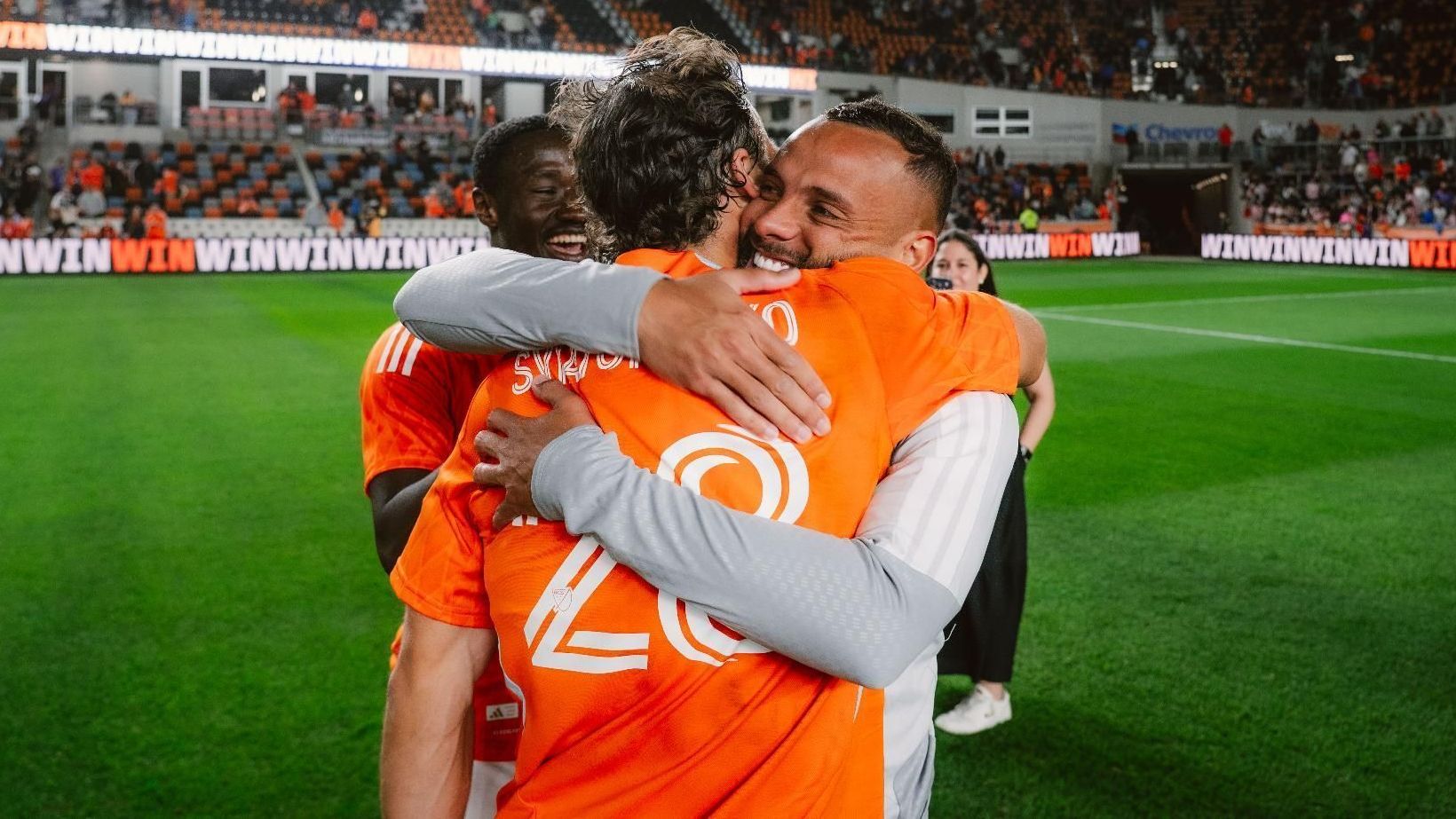 Guilherme durante partida de estreia pelo Houston Dynamo