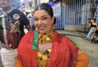 Fabiana Karla celebra estreia na Grande Rio e promete desfile "lindo"