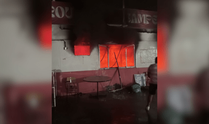 Barracão de escola de samba pega fogo a uma semana do desfile no Rio