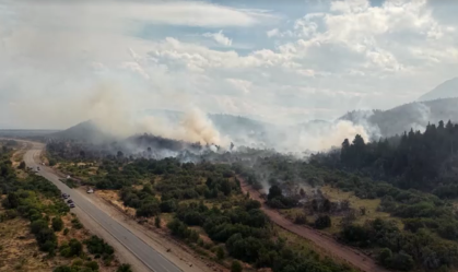 Bombeiros combatem incêndio sem precedentes na Patagônia, na Argentina