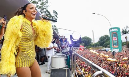 Ivete Sangalo leva multidão ao Ibirapuera no pré-Carnaval de SP