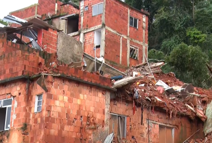 Chuva volta a afetar Juiz de Fora e alerta de desabamentos é emitido